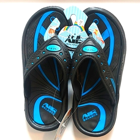 AIR BALANCE YOUTH SIZE 2 BLACK BLUE BEACH WALKER SANDALS FLIP-FLOPS SIZE 2 NWT - Picture 2 of 7